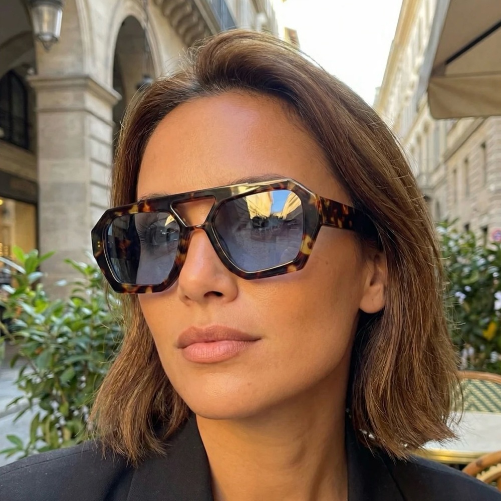 Elysee sunglasses with blue lenses and tortoise frame